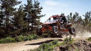 Buggy FunCruiser Lite 1800 в прыжке